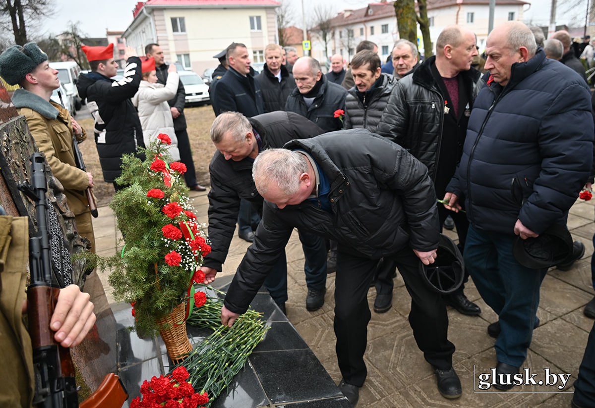 В День вывода советских войск из Афганистана в Глуске состоялся торжественный митинг